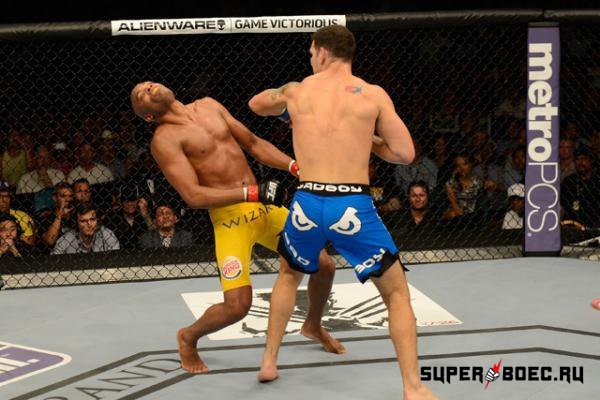 Уайдман нокаутировал Силву и стал новым чемпионом UFC (видео боя)
